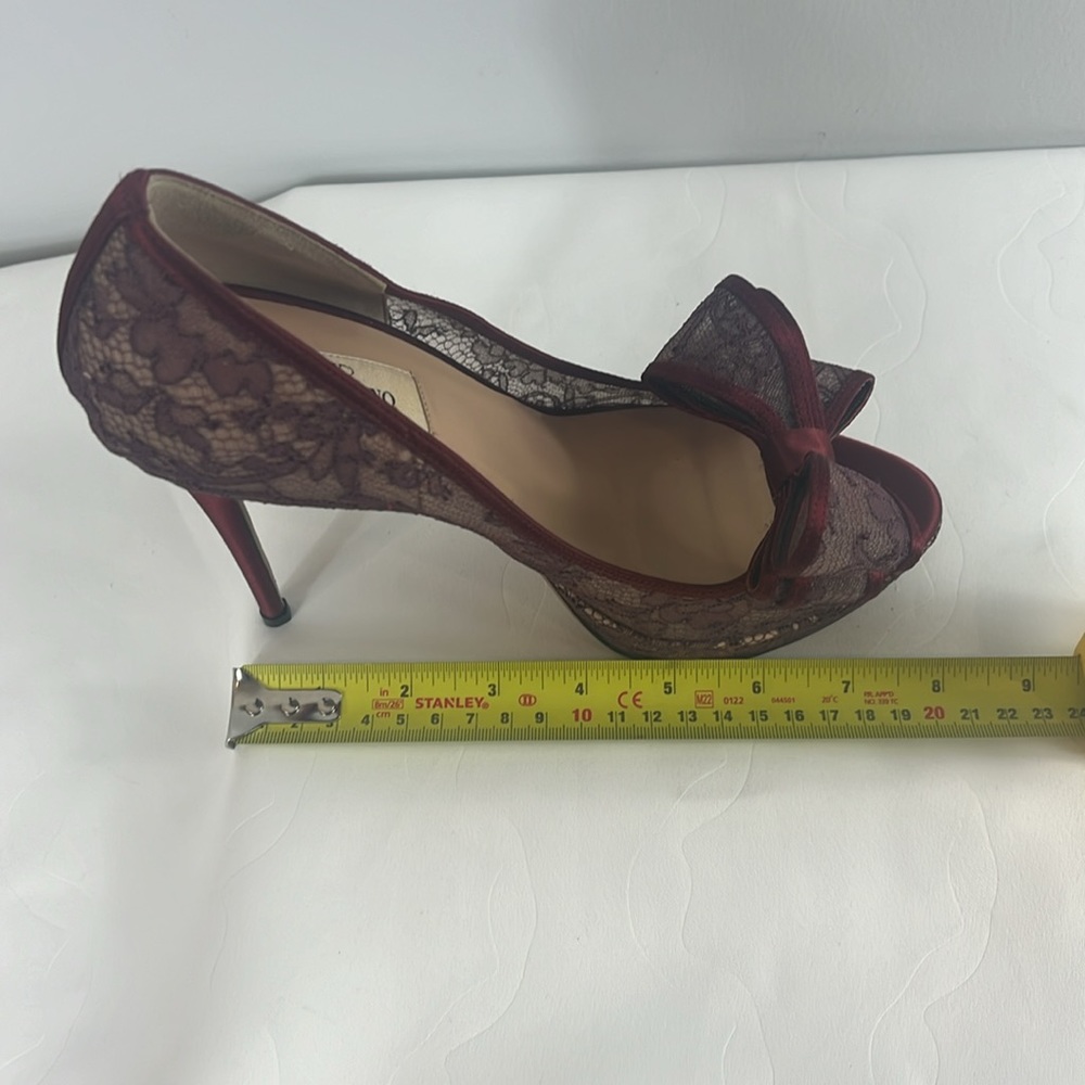 Valentino Couture Bow Lace Platform Pump - Picture 16 of 17